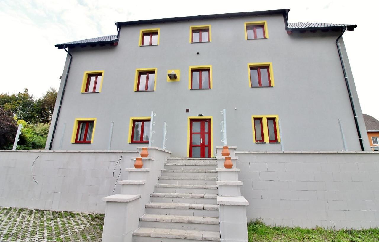 Apartmany Troll ブブラヴァ エクステリア 写真